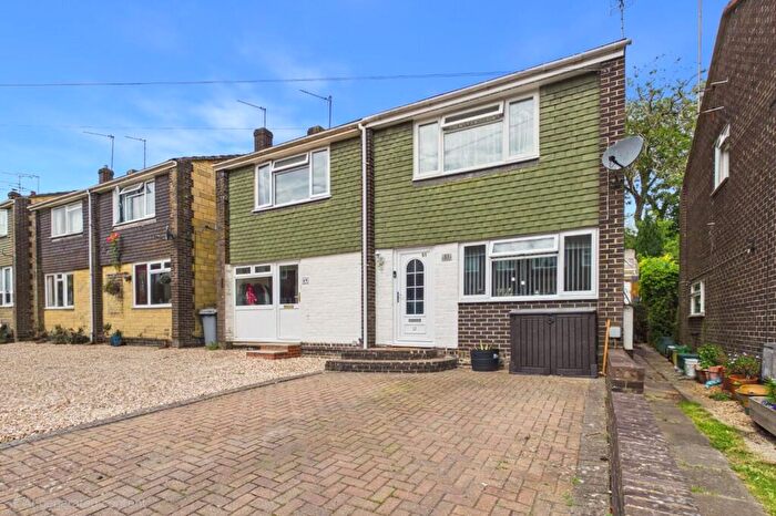 3 Bedroom Semi Detached House For Sale In Falkland Garth, Newbury, Berkshire, RG14