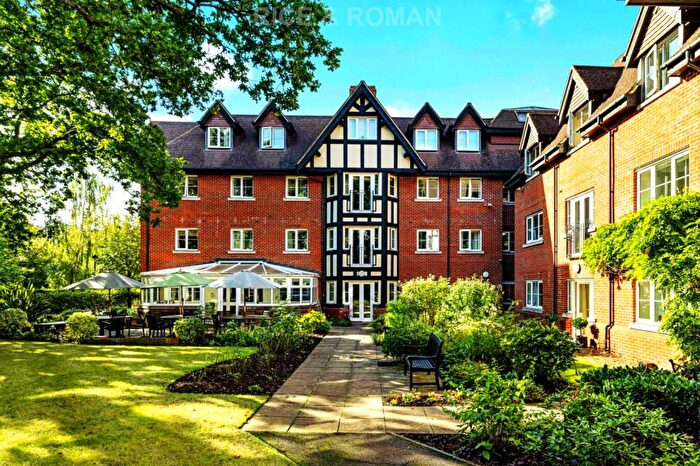 2 Bedroom Retirement Property For Sale In Manor Road North, Esher, KT10