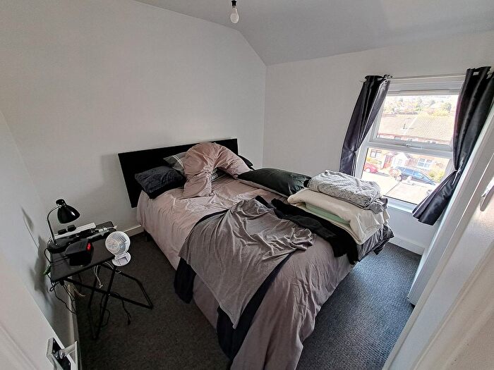 1 Bedroom Flat For Sale In Church Street, Old Town, Eastbourne, BN21