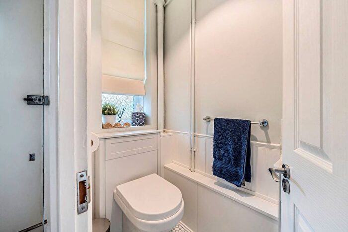 2 Bedroom Flat For Sale In Matilda House, St Katharine Docks, London, E1W