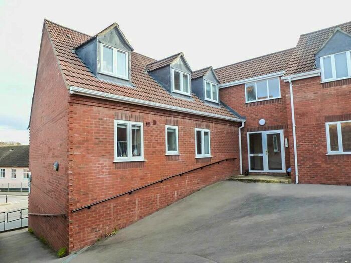 1 Bedroom Flat To Rent In High Street, Cam, Dursley, GL11