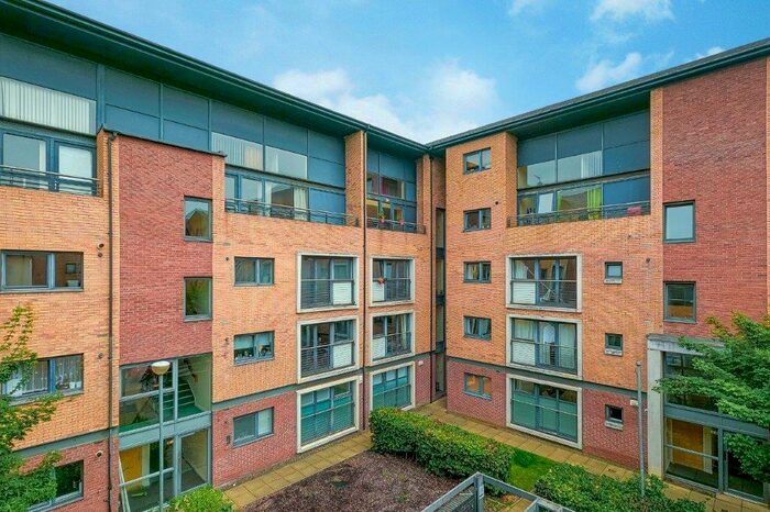 2 Bedroom Flat To Rent In Minerva Way, Finnieston, G3