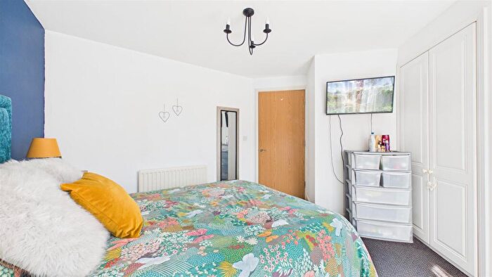 2 Bedroom Apartment For Sale In Badger Lane, Bourne, PE10