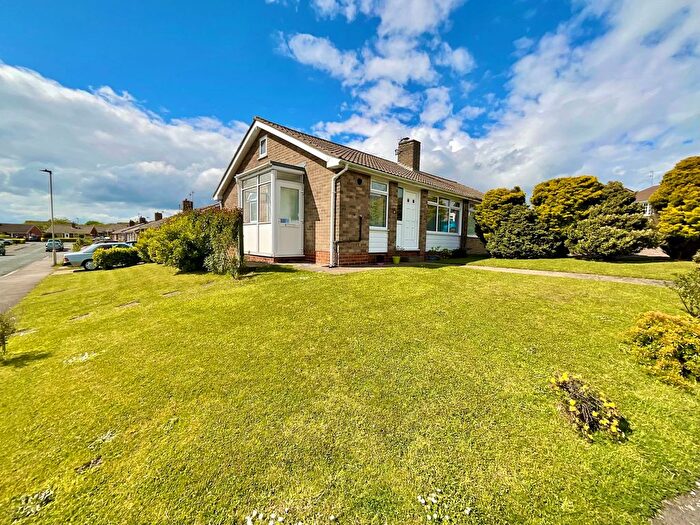2 Bedroom Semi-detached Bungalow For Sale In Osgodby Way, Scarborough, YO11