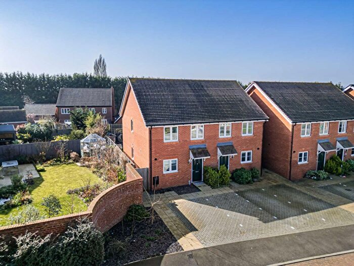 2 Bedroom Semi Detached House For Sale In Hayward Bridge Road, Stadhampton, OX44