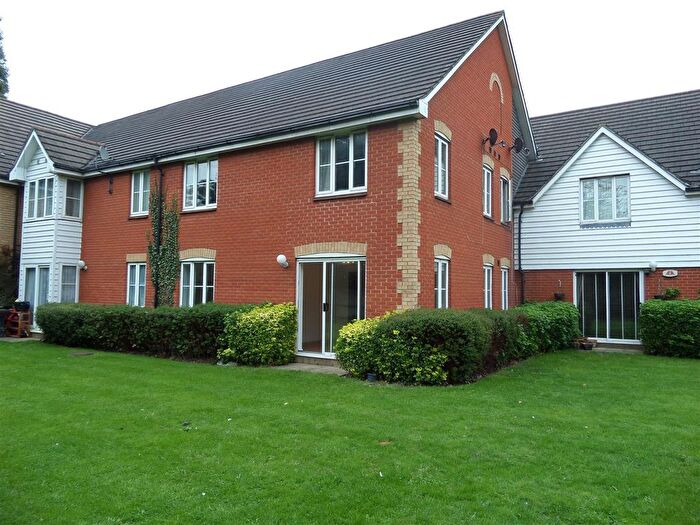 2 Bedroom Flat To Rent In St. James Gardens, Chadwell Heath, Romford, RM6