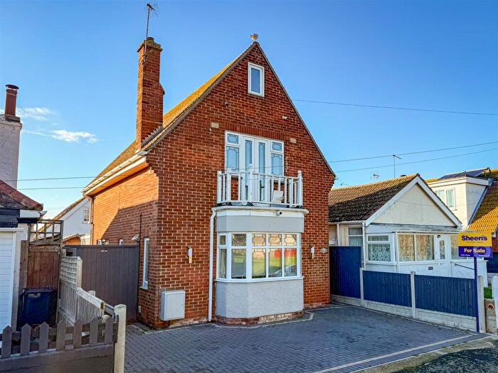 2 Bedroom Detached House For Sale In Garden Road, Jaywick, CO15