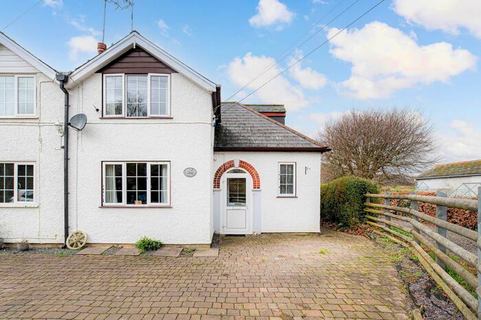 3 Bedroom Semi-Detached House For Sale In Cox Hill, Shepherdswell, CT15