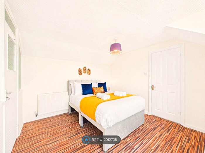 3 Bedroom Semi-detached House To Rent In Saywell Road, Luton, LU2