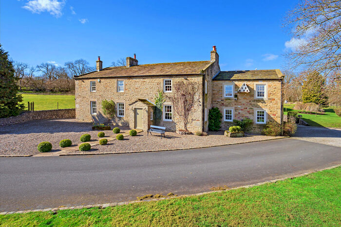 6 Bedroom Detached House For Sale In Lowfield Farm, Threshfield, BD23