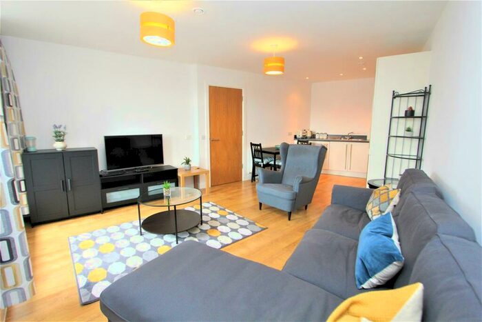 2 Bedroom Flat To Rent In Candle House, Granary Wharf, LS1