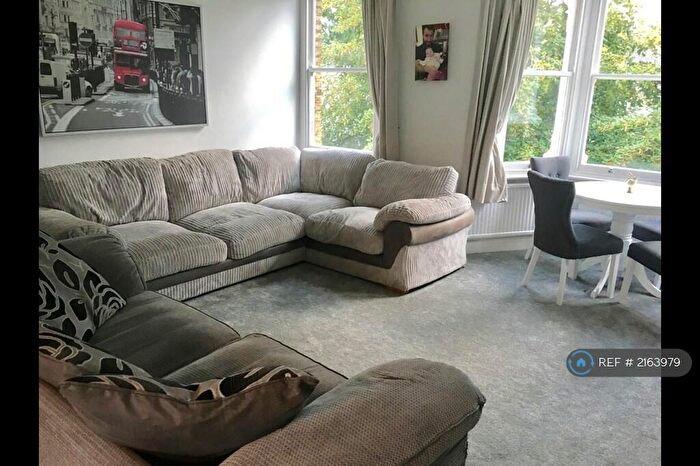 2 Bedroom Flat To Rent In Wellmeadow Road, London, SE13