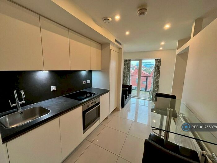 1 Bedroom Flat To Rent In Crested Court, London, NW9