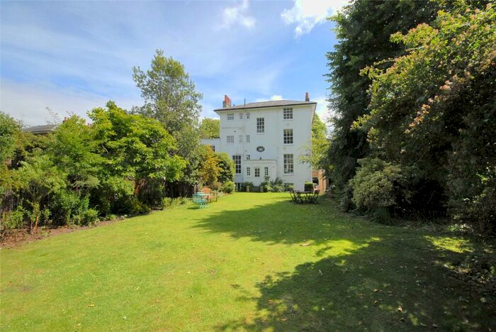 2 Bedroom Apartment To Rent In Blackheath Park, London, SE3