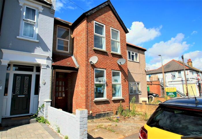 1 Bedroom Flat To Rent In Lonsdale Road, Southend-On-Sea SS2