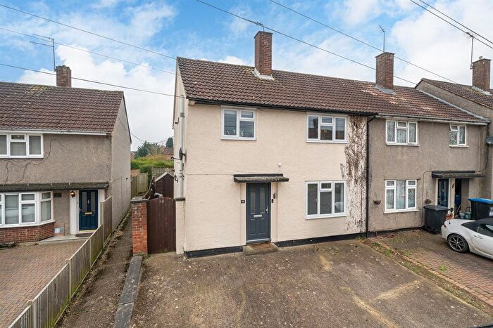 1 Bedroom Flat To Rent In Lucks Hill, Chaudlen, Hemel Hempstead, Hertfordshire, HP1