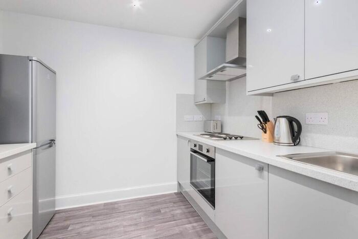 4 Bedroom Flat To Rent In Morningside Road, Morningside, Edinburgh, EH10