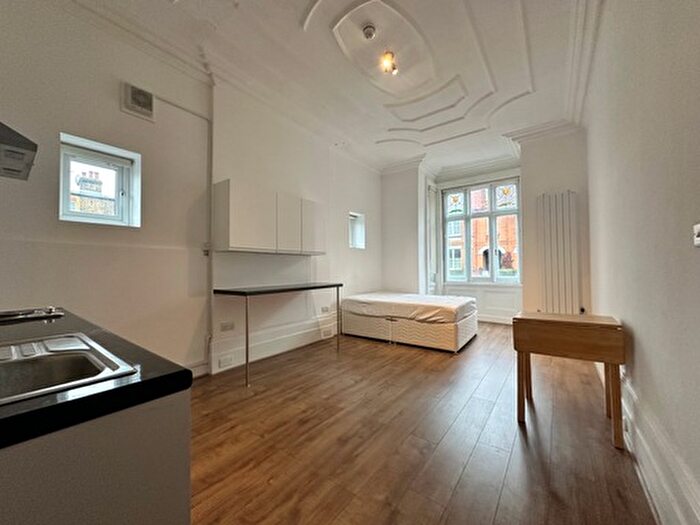 Flat To Rent In Parsifal Road, West Hampstead, NW6