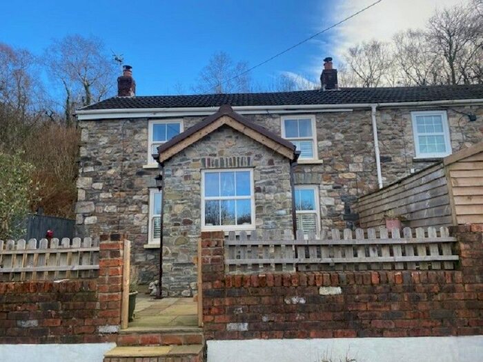 3 Bedroom End Of Terrace House For Sale In Railway Terrace, Ystradgynlais, Swansea, City And County Of Swansea., SA9