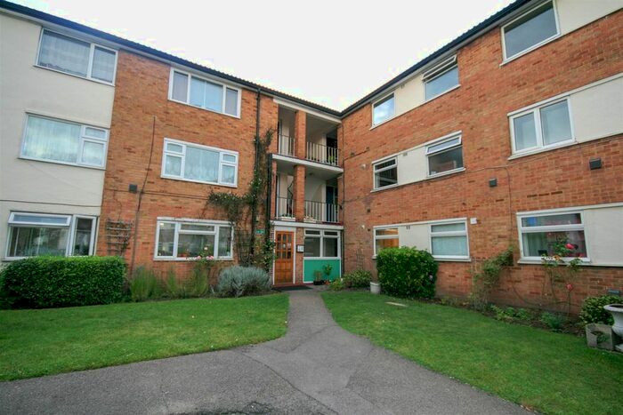 2 Bedroom Flat To Rent In Jersey Road, Hounslow, TW3