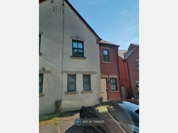 3 Bedroom Semi-Detached House To Rent In Schuster Road, Manchester, M14