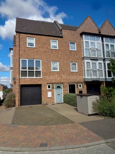 4 Bedroom End Of Terrace House To Rent In Little Paxton, PE19