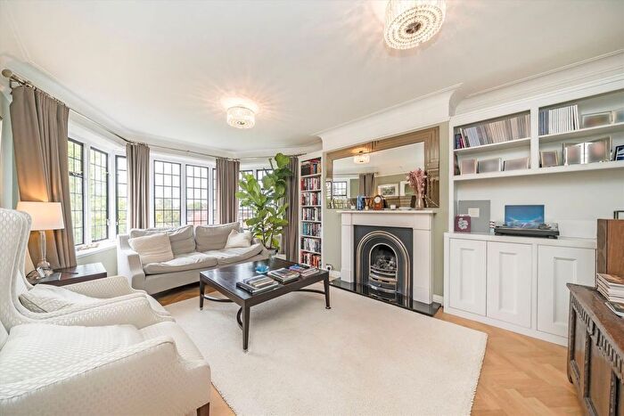 3 Bedroom Flat For Sale In Manor Fields, Putney, SW15