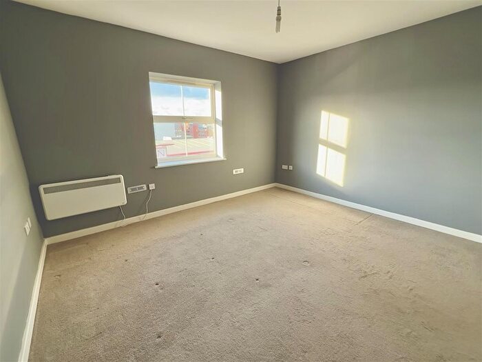 2 Bedroom Flat For Sale In Holly Street, Luton, LU1