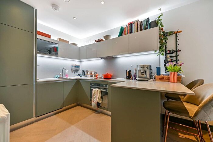 1 Bedroom Flat To Rent In Brewery Lane, Twickenham, TW1