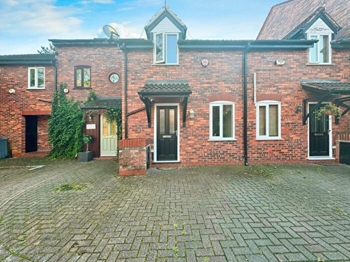 3 Bedroom Terraced House To Rent In Adamson Gardens, Didsbury, Manchester, M20