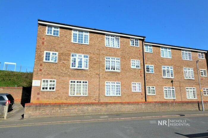 1 Bedroom Flat To Rent In Sopwith Avenue, Chessington, Surrey., KT9