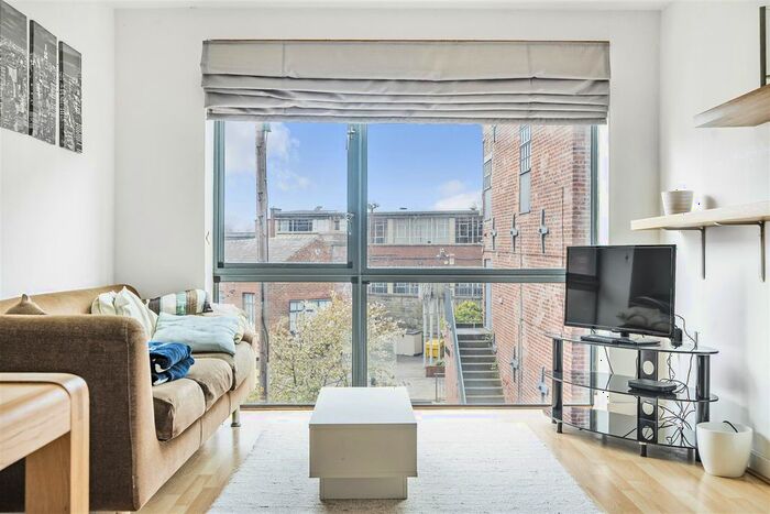 2 Bedroom Flat To Rent In Butcher Street, Leeds, LS11