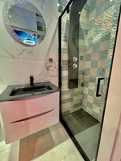 6 Bedroom Terraced House To Rent In Beech Grove, Manchester, M14