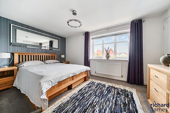3 Bedroom Terraced House For Sale In Scott Close, Swindon, SN25