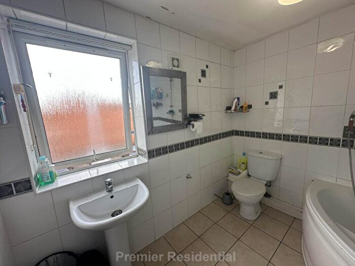 2 Bedroom Apartment To Rent In Apartment, Midway House, Cheetham Hill, M8