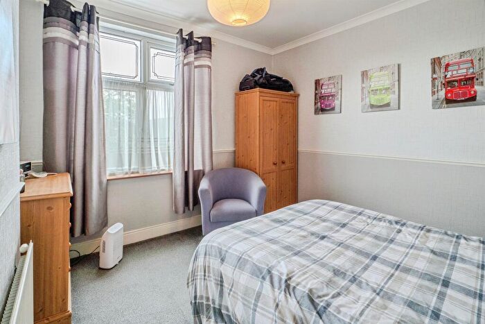 3 Bedroom Terraced House For Sale In Corporation Road, Leicester, LE4