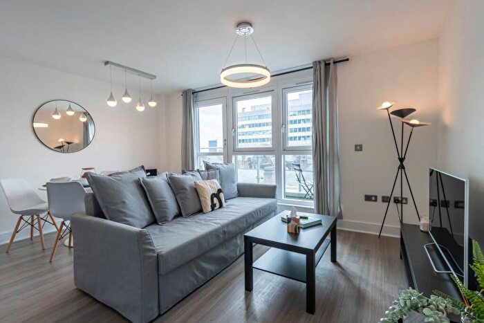 2 Bedroom Apartment To Rent In Temple House, Temple Street, B2