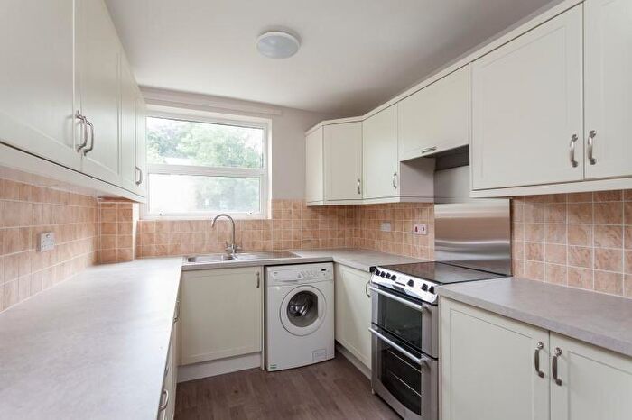 2 Bedroom Apartment To Rent In Dahlia Gardens, Bath, BA2