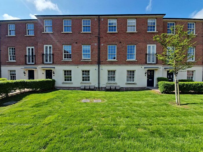 2 Bedroom Flat To Rent In Potters Court, Stafford, ST16