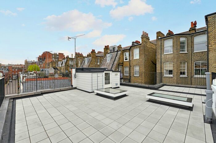 4 Bedroom Mews To Rent In Adam Amp; Eve Mews, London, W8