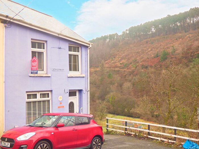 3 Bedroom End Of Terrace House For Sale In New Street, Pantygog, Bridgend, CF32