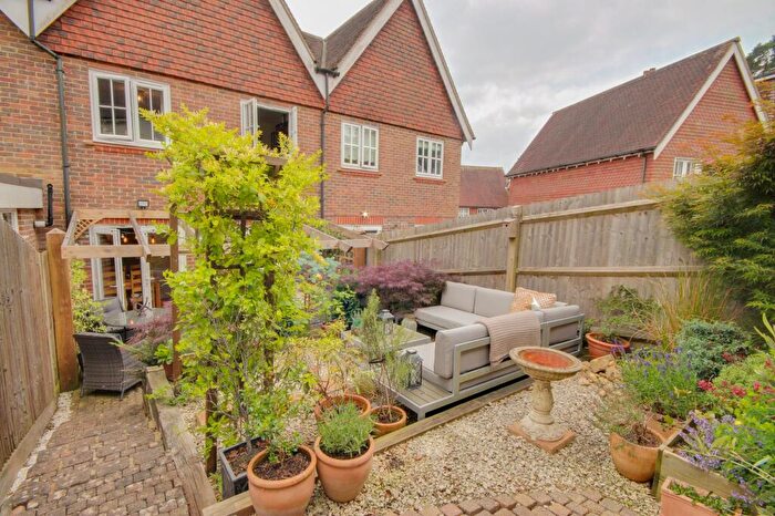 3 Bedroom Terraced House For Sale In Tanners Cross, Haywards Heath, RH16