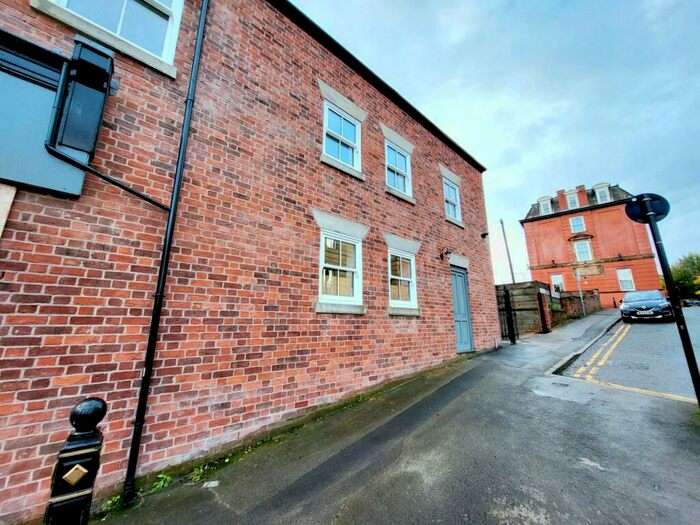 1 Bedroom Flat To Rent In Wellington Road South, Stockport, SK1