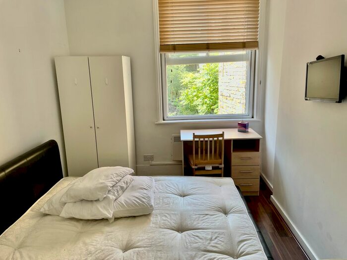 Studio To Rent In Marchmont Street, Holborn London, WC1N