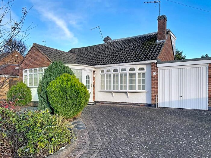 2 Bedroom Detached Bungalow For Sale In Farmer Ward Road, Kenilworth, CV8