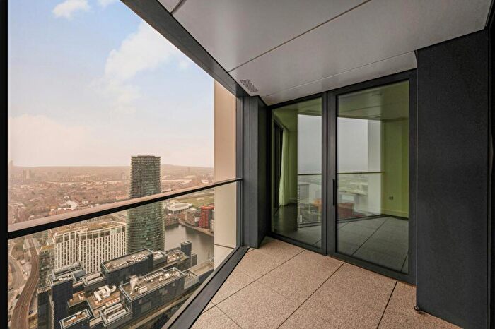 2 Bedroom Flat To Rent In Amory Tower, Marsh Wall, E14