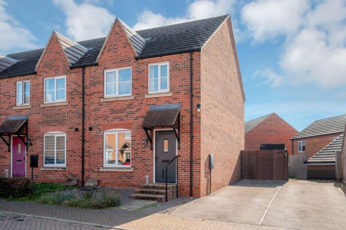 3 Bedroom End Of Terrace House For Sale In Groves Crescent, Stamford, PE9