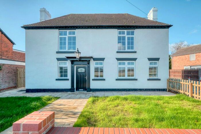 4 Bedroom Detached House To Rent In Alcester Road, Studley, Warwickshire, B80