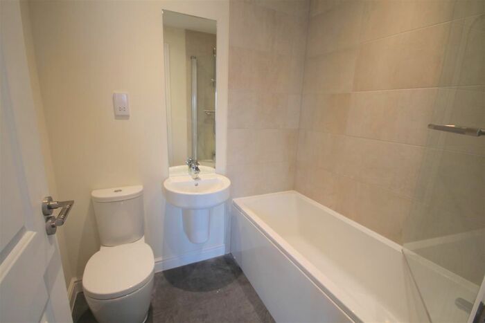 2 Bedroom Semi Detached House To Rent In Shubb Leaze, Bristol, BS16