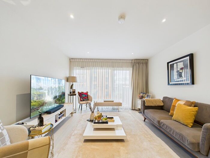 2 Bedroom Flat For Sale In Foxglove Apartments, Bittacy Hill, London, Greater London, NW7